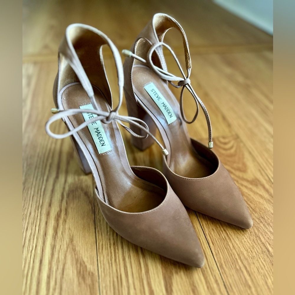 Steve Madden nude pink Pointed Toe Heels